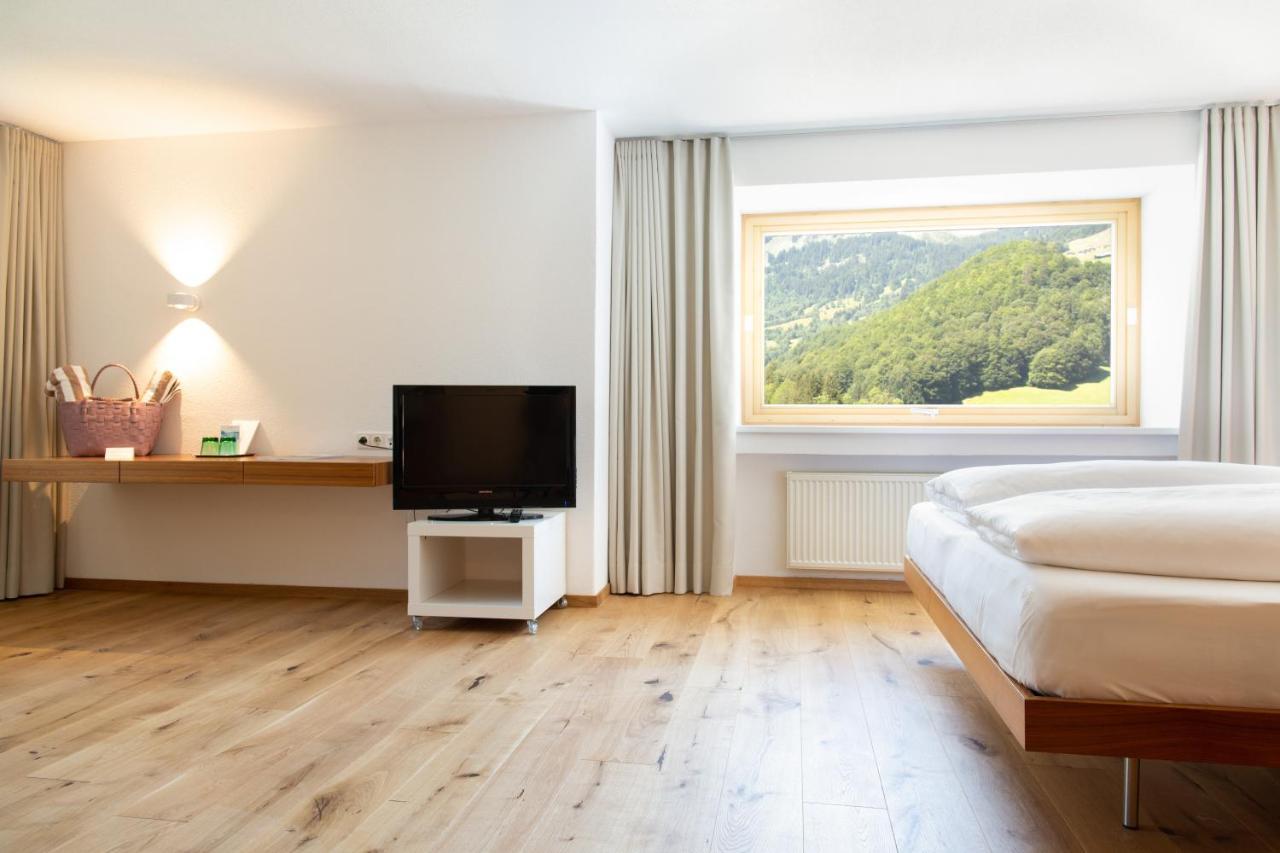 Hotel Krone In Au Au (Vorarlberg) ภายนอก รูปภาพ