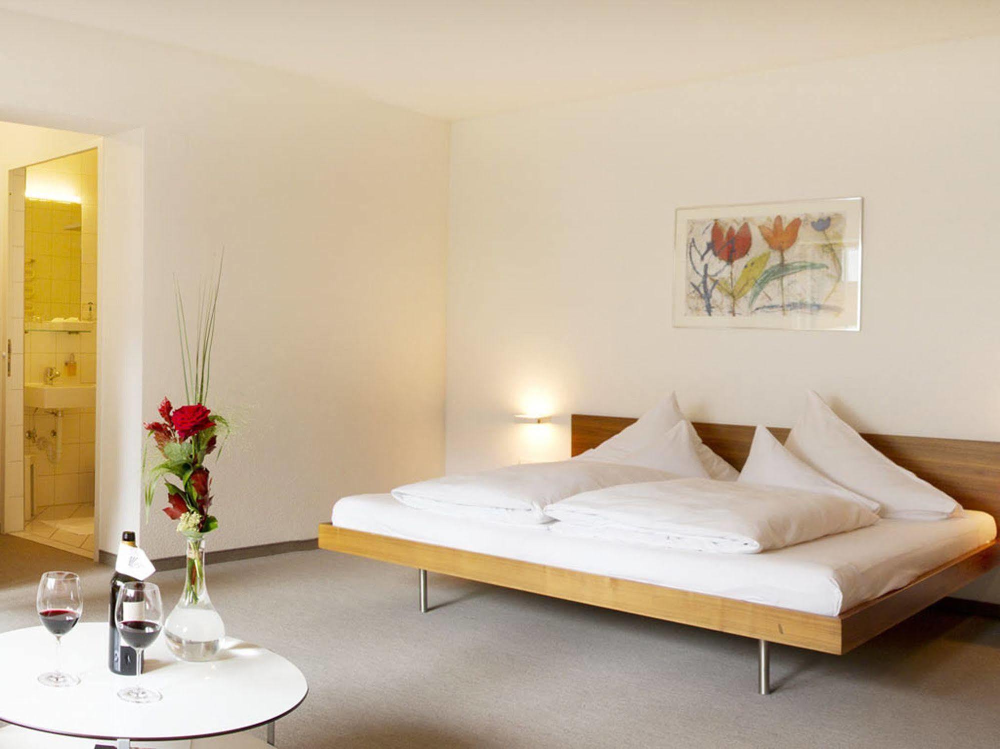 Hotel Krone In Au Au (Vorarlberg) ภายนอก รูปภาพ