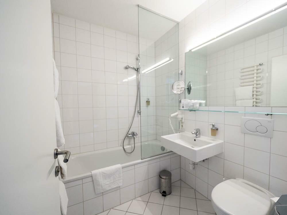 Hotel Krone In Au Au (Vorarlberg) ภายนอก รูปภาพ